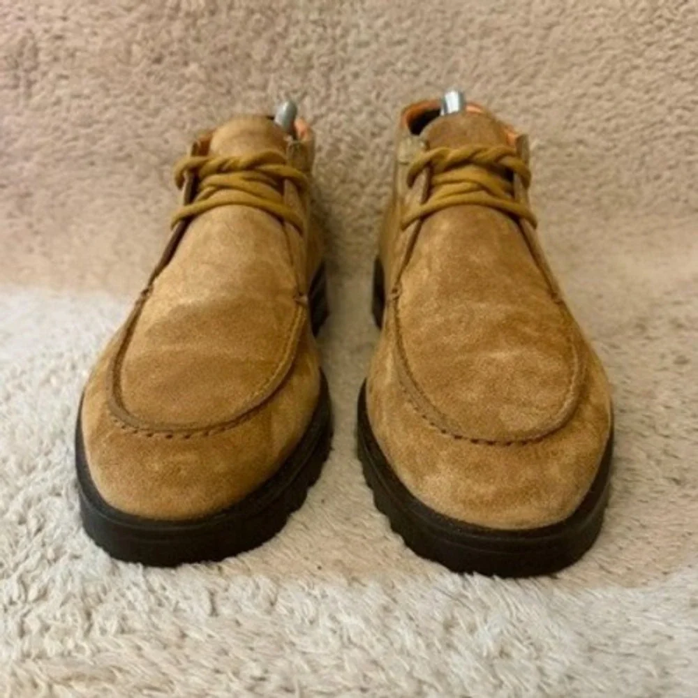 Santoni Moc-Toe Lace Up Suede Chukka Boots Mens Tan Lug Sole Made In Italy EUC